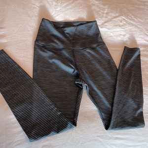 Worn once!Beyond yoga striped leggings stripe black grey gray
